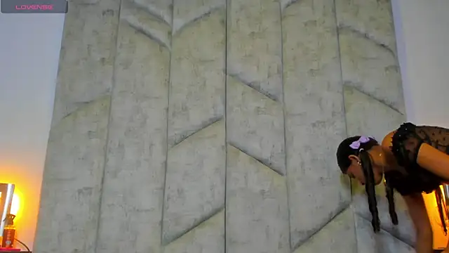 Snapshot of AshleyHill2 chatting on March 2025 06:51:02 AM AshleyHill2 online show from March 2025 06:51:02 AM