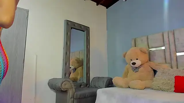 Snapshot of AshleyHill2 chatting on September 2025 03:17:02 AM AshleyHill2 online show from September 2025 03:17:02 AM