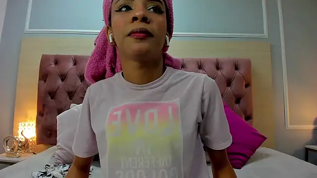 Snapshot of AshleyHill2 chatting on September 2025 03:51:01 AM AshleyHill2 online show from September 2025 03:51:01 AM