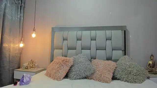 Snapshot of AshleyHill2 chatting on October 2025 03:18:02 AM AshleyHill2 online show from October 2025 03:18:02 AM