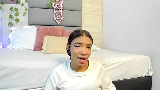 Snapshot of AshleyHill2 chatting on November 2025 03:41:01 AM AshleyHill2 online show from November 2025 03:41:01 AM