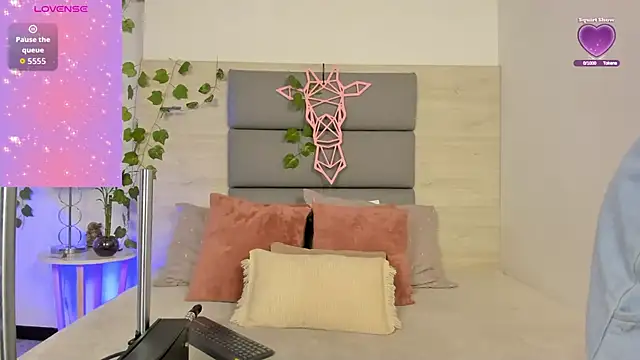 Snapshot of AshleyHill2 chatting on November 2025 03:42:02 AM AshleyHill2 online show from November 2025 03:42:02 AM