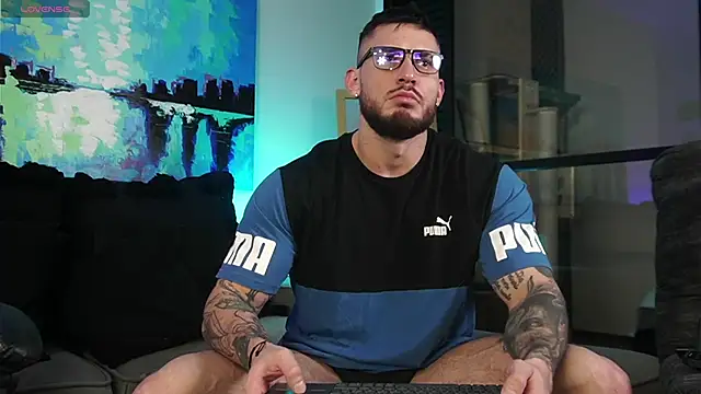 Snapshot of DimitriSullivan_ chatting on January 2025 04:27:01 AM DimitriSullivan online show from January 2025 04:27:01 AM