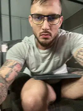 Snapshot of DimitriSullivan_ chatting on February 2025 05:23:01 AM DimitriSullivan online show from February 2025 05:23:01 AM