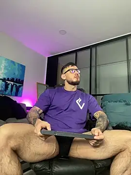 Snapshot of DimitriSullivan_ chatting on March 2025 02:30:02 AM DimitriSullivan online show from March 2025 02:30:02 AM