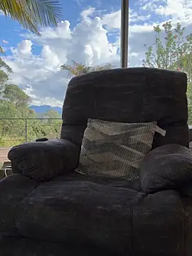 Snapshot of DimitriSullivan_ chatting on October 2025 08:29:01 PM DimitriSullivan online show from October 2025 08:29:01 PM