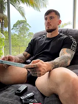 Snapshot of DimitriSullivan_ chatting on October 2025 05:53:01 PM DimitriSullivan online show from October 2025 05:53:01 PM