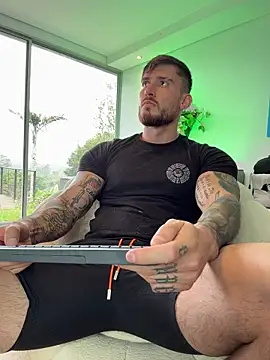 Snapshot of DimitriSullivan_ chatting on November 2025 05:56:01 PM DimitriSullivan online show from November 2025 05:56:01 PM