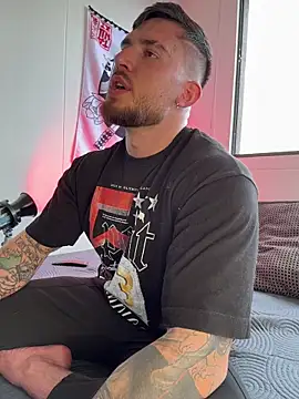 Snapshot of DimitriSullivan_ chatting on November 2025 07:35:01 PM DimitriSullivan online show from November 2025 07:35:01 PM