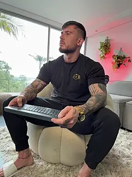 Snapshot of DimitriSullivan_ chatting on December 2025 01:42:01 PM DimitriSullivan online show from December 2025 01:42:01 PM