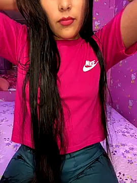 Snapshot of Velyn_18 chatting on November 2025 03:16:02 AM Velyn 18 online show from November 2025 03:16:02 AM