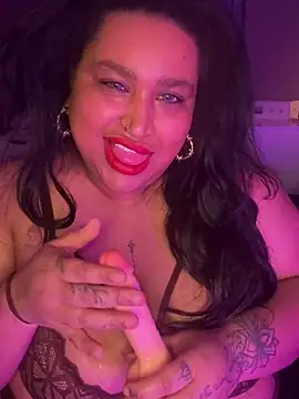 Snapshot of Sweet_PeaUK chatting on January 2025 02:00:02 AM Sweet PeaUK online show from January 2025 02:00:02 AM