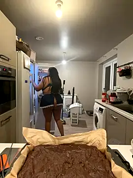 Snapshot of Sweet_PeaUK chatting on December 2025 02:38:01 AM Sweet PeaUK online show from December 2025 02:38:01 AM