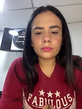 Leyna Kenet online show from October 2025 12:09:01 AM