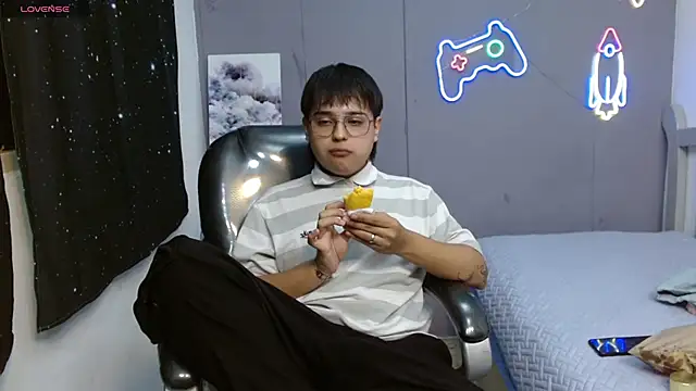 AndrewPherson online show from January 2025 07:56:02 PM