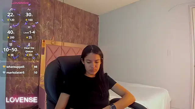 Snapshot of SKYLERWHIITEE chatting on February 2025 09:47:02 AM SKYLERWHIITEE online show from February 2025 09:47:02 AM