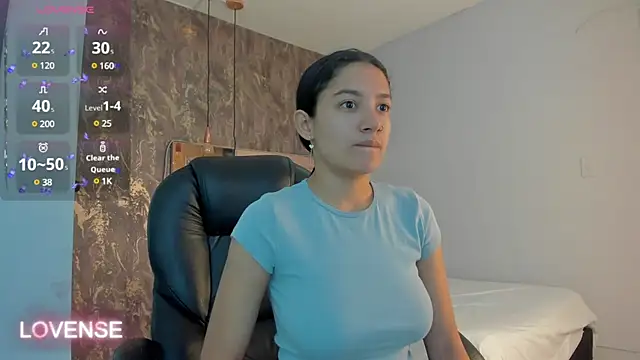 Snapshot of SKYLERWHIITEE chatting on February 2025 03:39:02 AM SKYLERWHIITEE online show from February 2025 03:39:02 AM