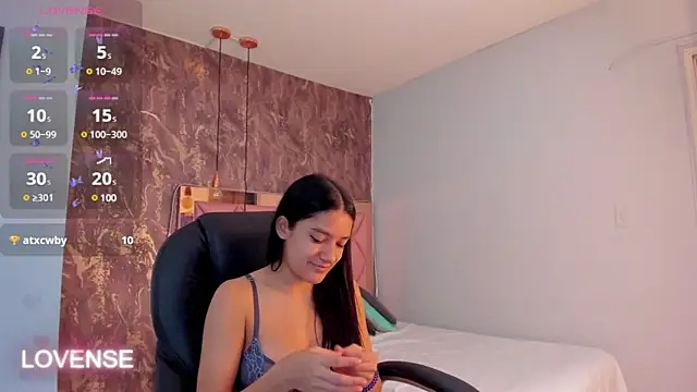 Snapshot of SKYLERWHIITEE chatting on March 2025 06:13:02 AM SKYLERWHIITEE online show from March 2025 06:13:02 AM