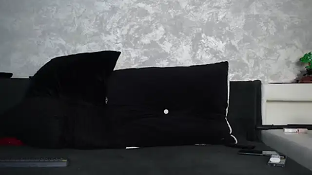 Snapshot of SquirtyFit_Devil chatting on October 2025 09:37:01 PM SquirtyFit Devil online show from October 2025 09:37:01 PM