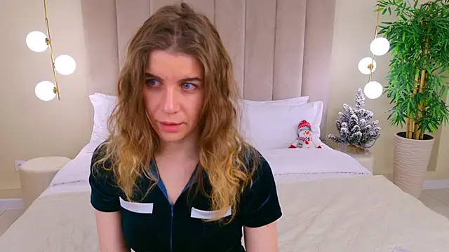 VikkiStorm online show from December 2024 09:45:02 AM