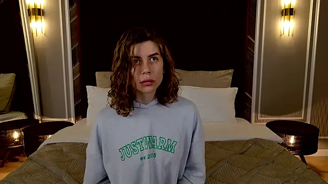 VikkiStorm online show from March 2025 06:19:01 AM