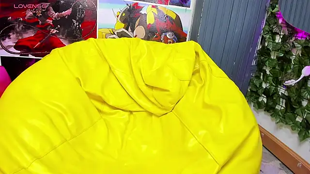 Snapshot of Jeffry_wolvess chatting on February 2025 03:17:01 PM Jeffry wolvess online show from February 2025 03:17:01 PM