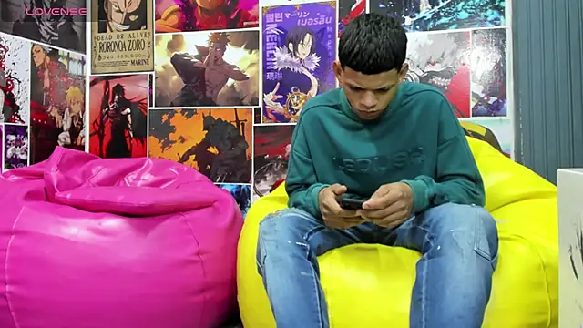 Snapshot of Jeffry_wolvess chatting on February 2025 12:29:01 PM Jeffry wolvess online show from February 2025 12:29:01 PM