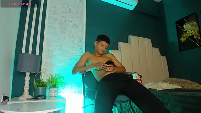 Snapshot of Jeffry_wolvess chatting on March 2025 03:15:02 PM Jeffry wolvess online show from March 2025 03:15:02 PM