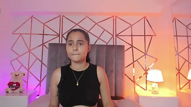 Giselle Roldan online show from March 2025 02:48:01 PM