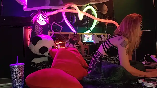 anonymouszN online show from February 2025 11:22:02 PM