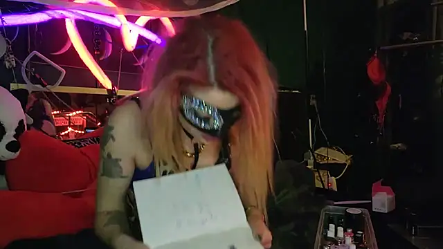 anonymouszN online show from February 2025 09:05:02 PM