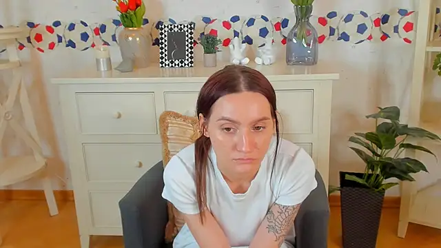 Snapshot of DarlineFrake chatting on December 2024 02:38:02 PM DarlineFrake online show from December 2024 02:38:02 PM