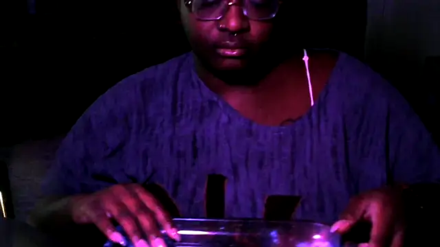 Snapshot of BigKittyRaven chatting on December 2024 10:08:02 PM BigKittyRaven online show from December 2024 10:08:02 PM