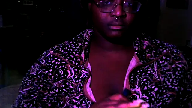 Snapshot of BigKittyRaven chatting on December 2024 10:17:01 PM BigKittyRaven online show from December 2024 10:17:01 PM