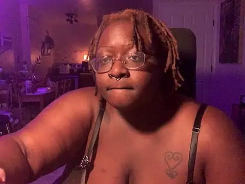 Snapshot of BigKittyRaven chatting on December 2024 05:10:02 AM BigKittyRaven online show from December 2024 05:10:02 AM