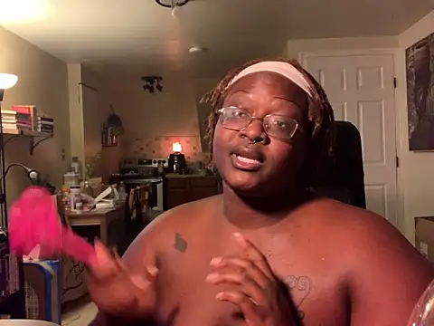 Snapshot of BigKittyRaven chatting on December 2024 04:40:01 AM BigKittyRaven online show from December 2024 04:40:01 AM