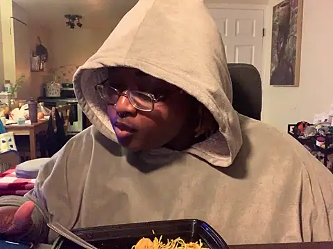 Snapshot of BigKittyRaven chatting on December 2024 10:44:02 PM BigKittyRaven online show from December 2024 10:44:02 PM