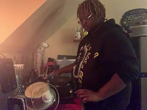 Snapshot of BigKittyRaven chatting on December 2024 04:46:02 PM BigKittyRaven online show from December 2024 04:46:02 PM