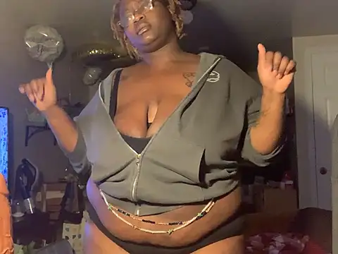 Snapshot of BigKittyRaven chatting on February 2025 04:58:02 AM BigKittyRaven online show from February 2025 04:58:02 AM