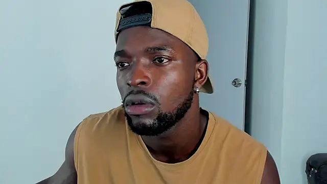 Snapshot of Dylan_Taylor chatting on October 2025 03:53:02 AM Dylan Taylor online show from October 2025 03:53:02 AM