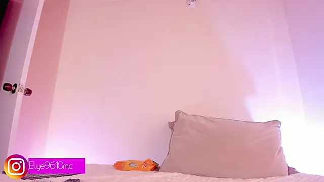 ellie mcdonald online show from February 2025 07:37:02 PM