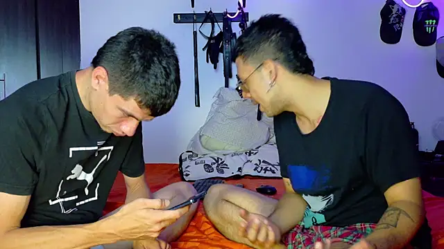 Snapshot of Nymphobuddies chatting on January 2025 10:06:01 PM Nymphobuddies online show from January 2025 10:06:01 PM