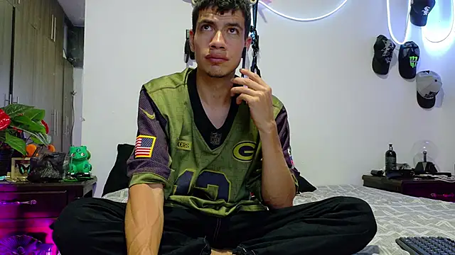 Snapshot of Nymphobuddies chatting on January 2025 04:09:01 AM Nymphobuddies online show from January 2025 04:09:01 AM