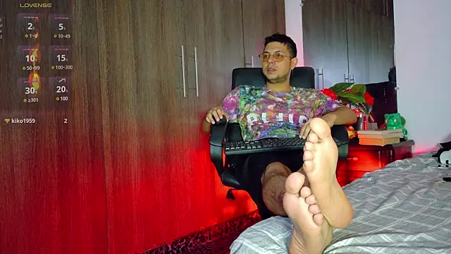 Snapshot of Nymphobuddies chatting on January 2025 10:46:02 PM Nymphobuddies online show from January 2025 10:46:02 PM