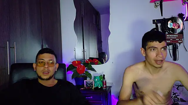 Snapshot of Nymphobuddies chatting on February 2025 05:05:02 AM Nymphobuddies online show from February 2025 05:05:02 AM