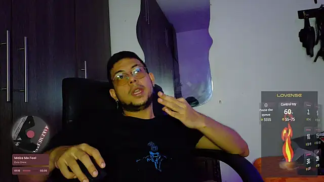 Snapshot of Nymphobuddies chatting on March 2025 12:37:01 AM Nymphobuddies online show from March 2025 12:37:01 AM