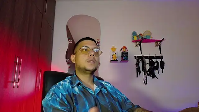 Snapshot of Nymphobuddies chatting on November 2025 02:15:01 PM Nymphobuddies online show from November 2025 02:15:01 PM