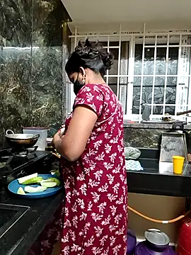 Snapshot of Tamil_Shalini_Lustyy chatting on December 2025 11:12:02 PM Tamil Shalini Lustyy online show from December 2025 11:12:02 PM