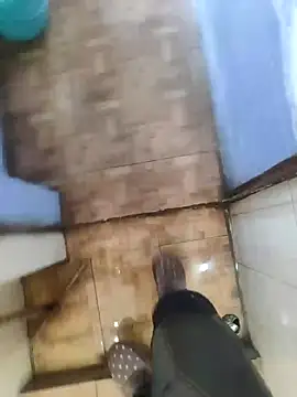 Snapshot of shale26 chatting on December 2024 03:07:01 AM shale26 online show from December 2024 03:07:01 AM