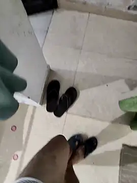 Snapshot of shale26 chatting on March 2025 06:14:02 AM shale26 online show from March 2025 06:14:02 AM